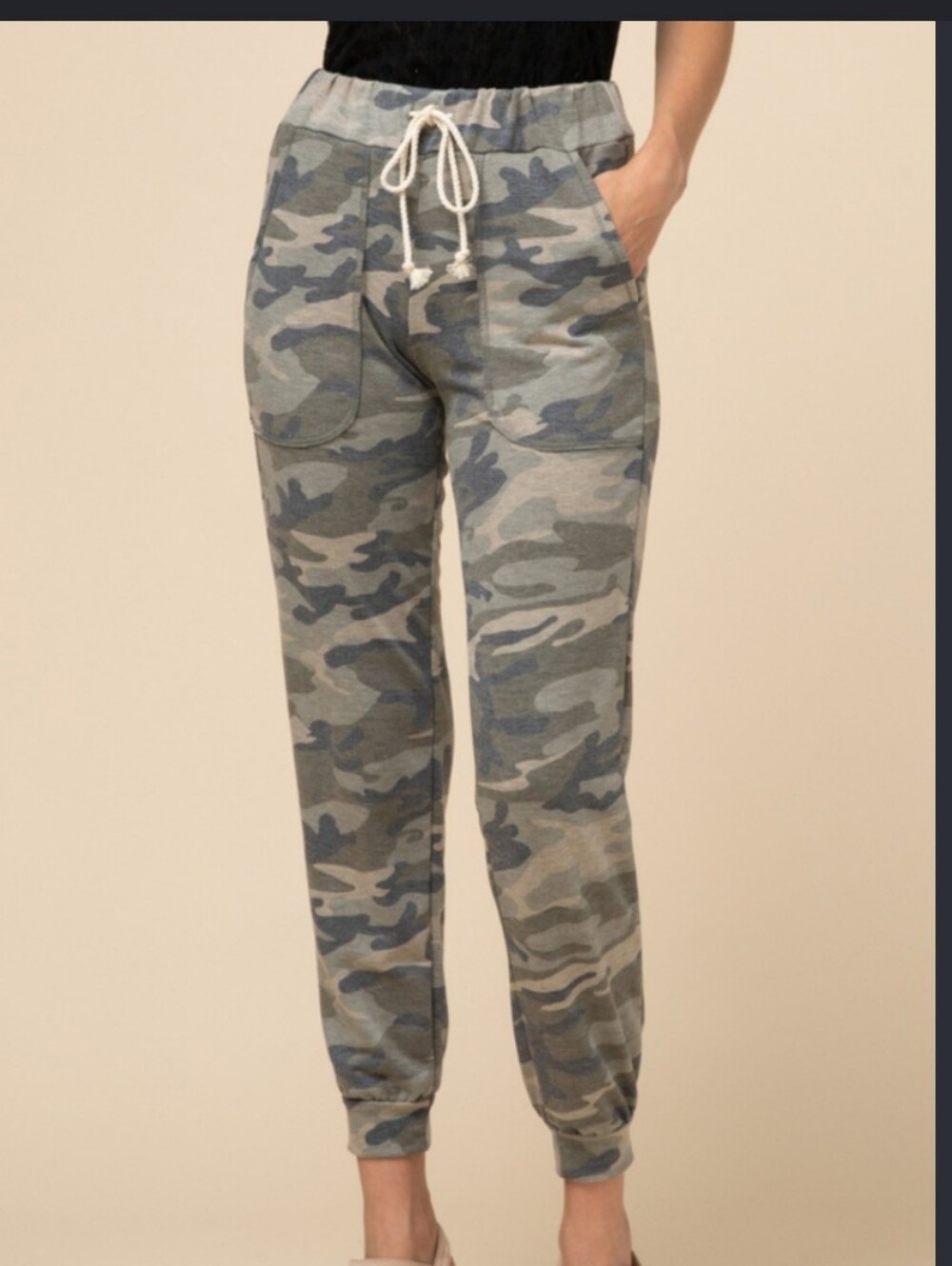 entro Women's Gray & Olive Camo Jogger Pants